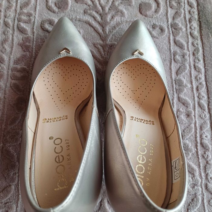 Szpilki bioeco skóra 37 piekny kolor szampanski