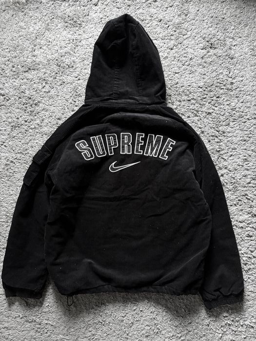 Куртка в колаборации Supreme x Nike