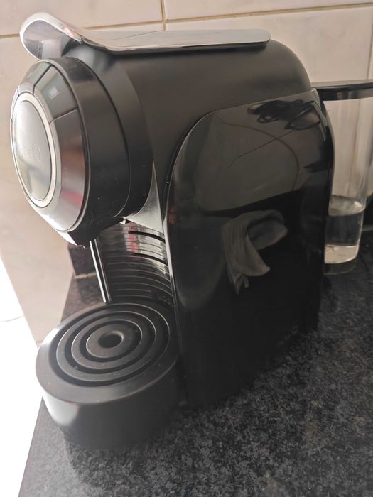 Máquina de Café Delta Q Qool Evolution Automática – Excelente Estado - pronta a utilizar
