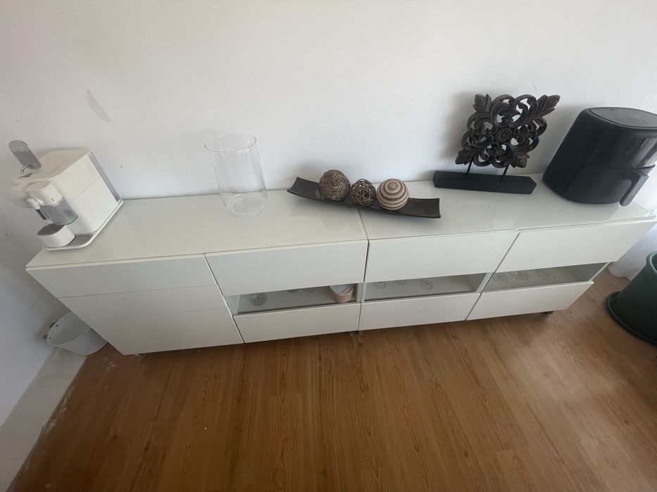 Conjunto mesa e aparador