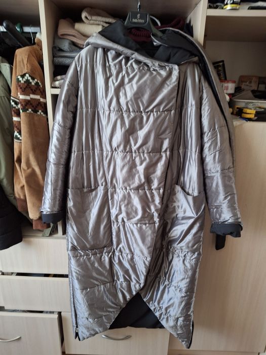 Продам пальто зимове двохстороннє на синтепоні.