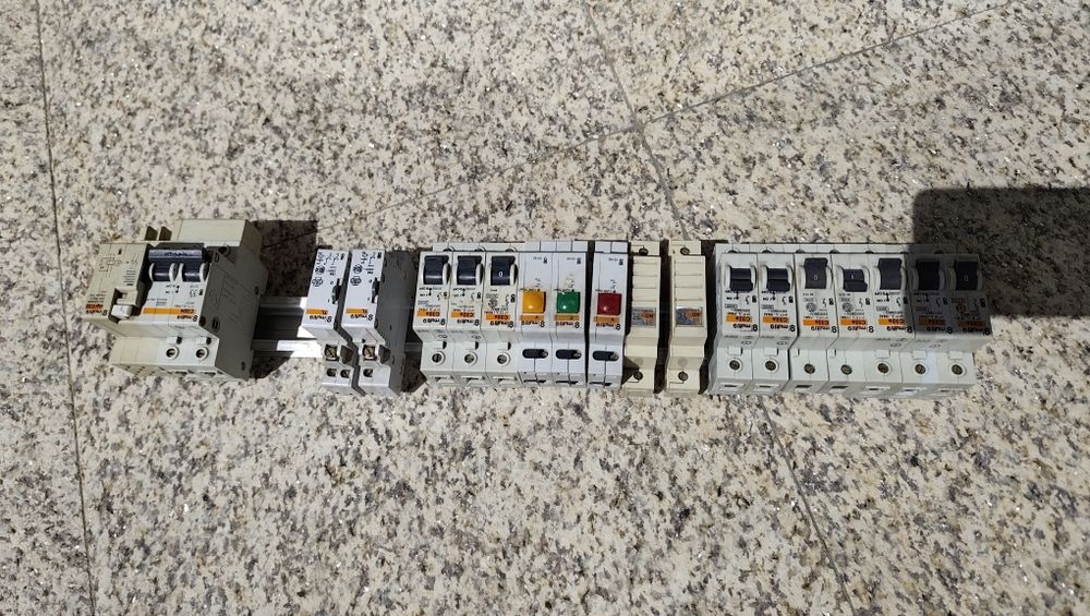 Material elétrico nunca usado