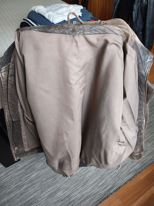 Casaco castanho em couro n. 50