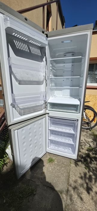 Lodówka Samsung uszkodzona