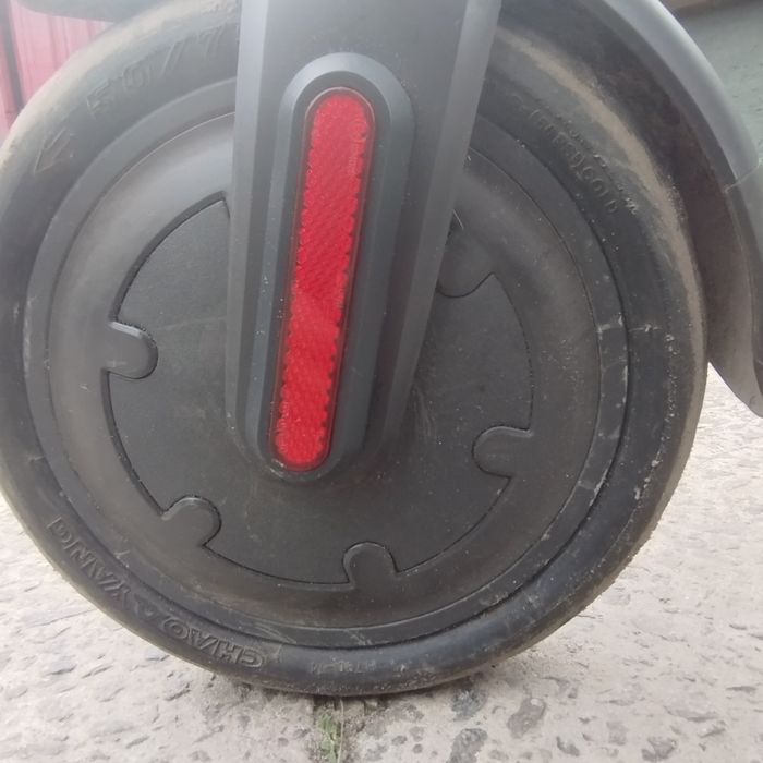 Продаю електро самокат ксяомі