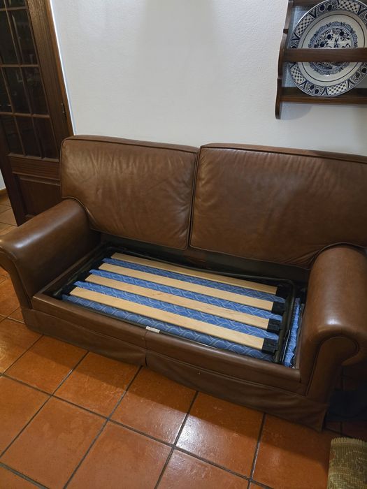 Sofá-cama de 3 lugares em Couro