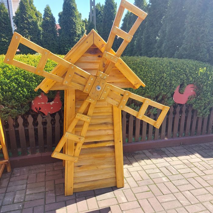 Wiatrak drewniany malowany lakierobejca 180 cm