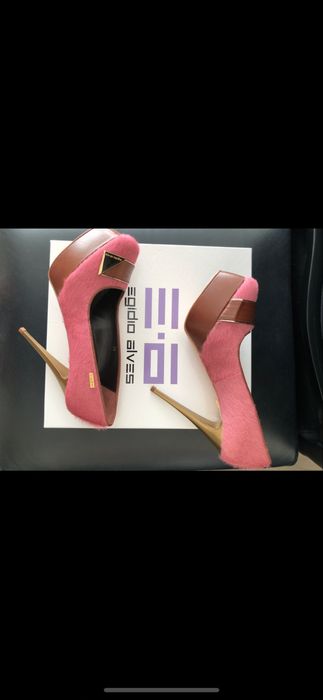 Sapatos salto alto Egidio Alves