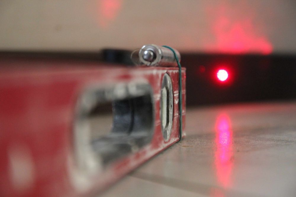 НОВАЯ Лазерная указка + LED фонарик с батарейками