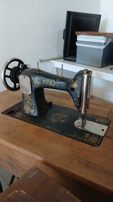 Maquina de costurar Pfaff modelo 30