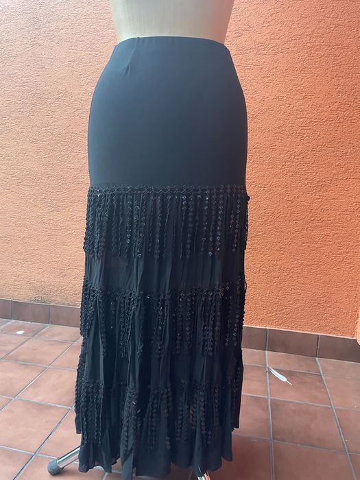 Elegancka spódnica z frędzlami i cekinami