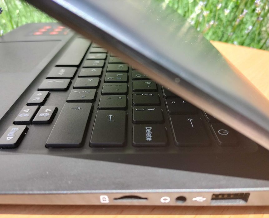 Новий ноутбук "techBit ZIN 14,1"64gb BIS"