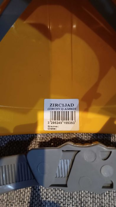 kask hełm ochronny żółty