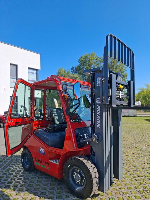 Wózek widłowy gazowy Mikann FG25 2,5 t