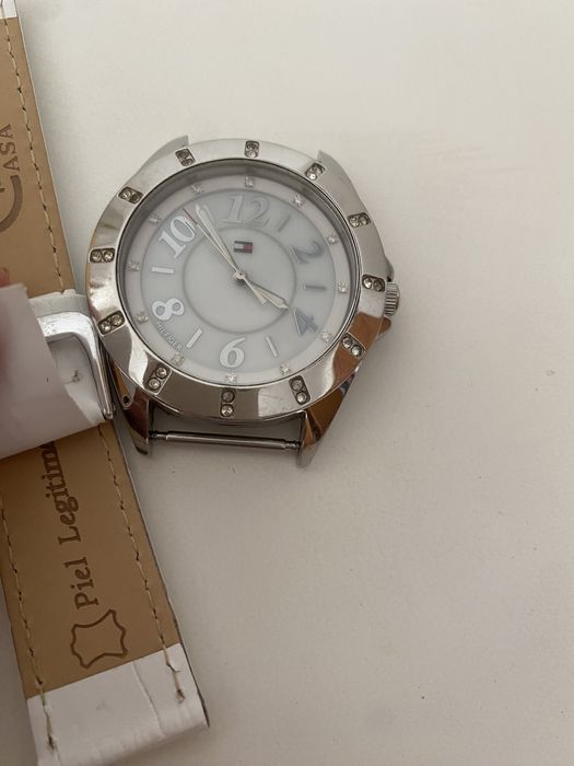 Relógio Tommy Hilfiger com bracelete de pele nova