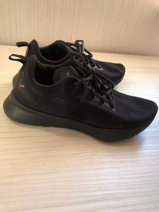 Кросівки Puma  літні жіночі 39  розміру