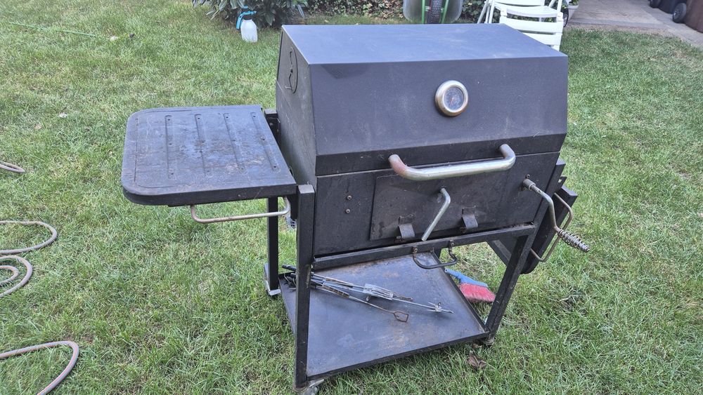 Grill węglowy zamykany używany, regulacja, podstawki