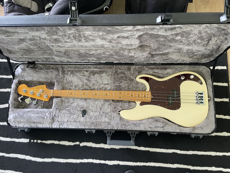 Fender Precision American Professional II