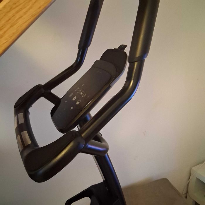 Bicicleta estática Fitness como nova /Passadeira de corrida funcional