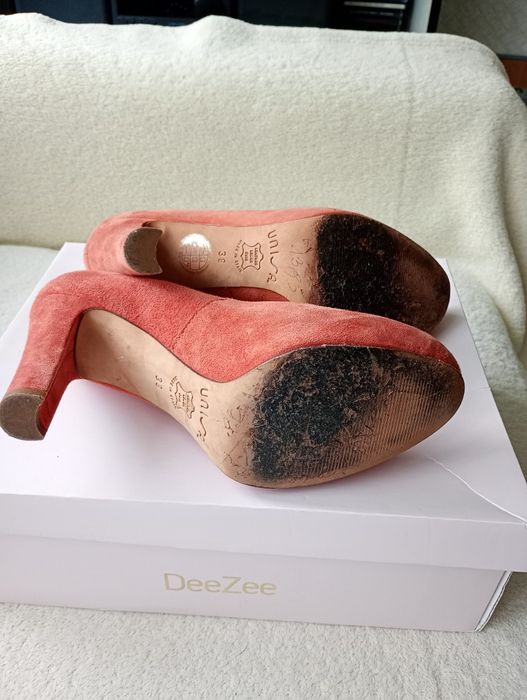 Czółenka Unisa skóra wyprzedaż