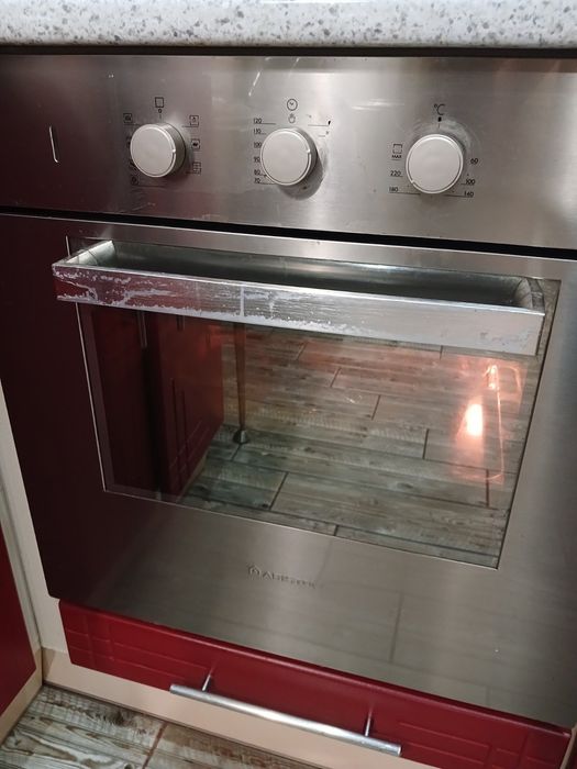 Продам духову шафу