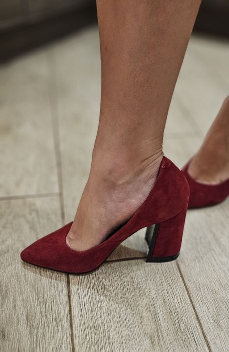 Туфлі на підборах українського виробника Nivelle.