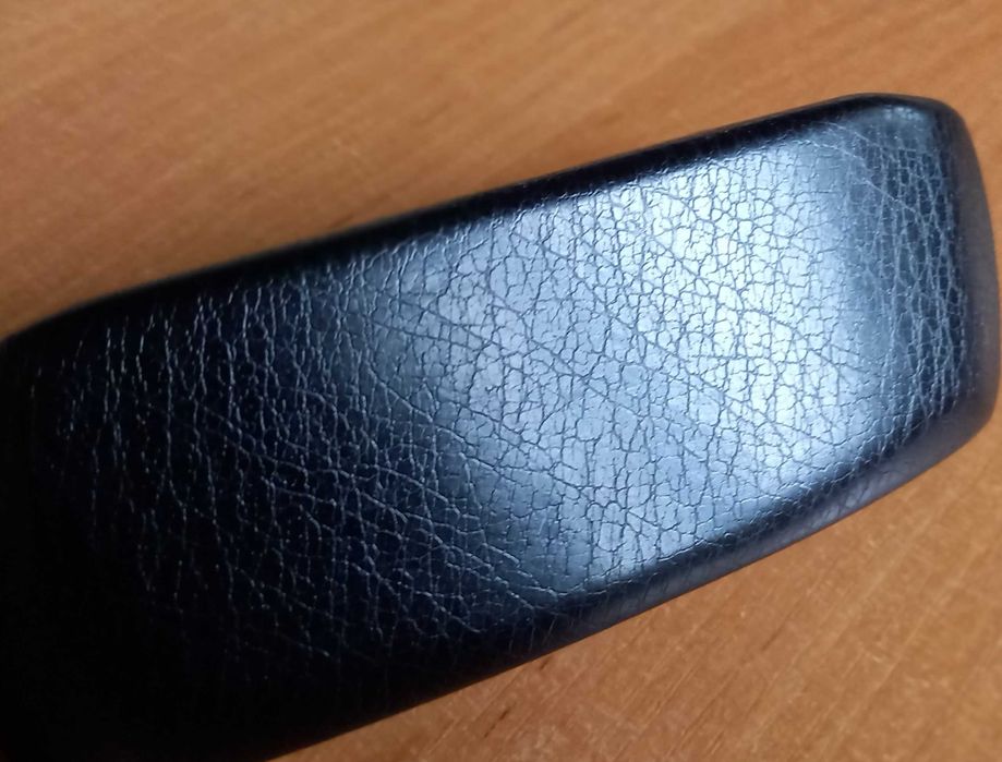 zestaw 4 czarnych futerałów na okulary, solidne