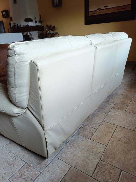 Sofá Branco em pele da marca Chateau D'ax