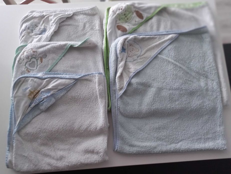 5 Toalhas com capuz para bebé (2 grandes e 3 pequenas)