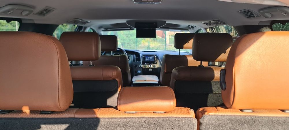 продам Toyota Sequoia Platinum коньячный салон