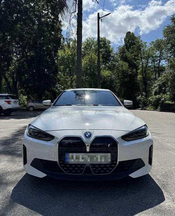 BMW i4 2022 83.9 kWh