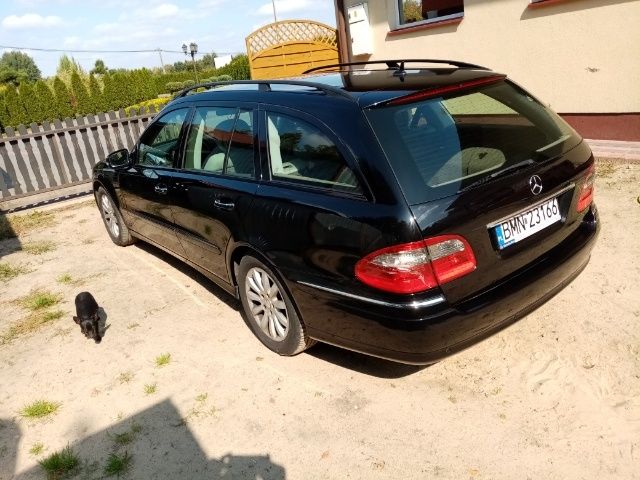 Sprzedam bardzo zadbanego Mercedesa E211