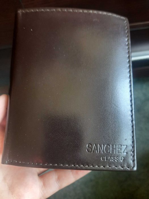 Sprzedam elegancki portfel skórzany!