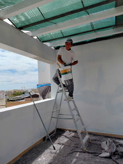Pintura de interior e exterior.