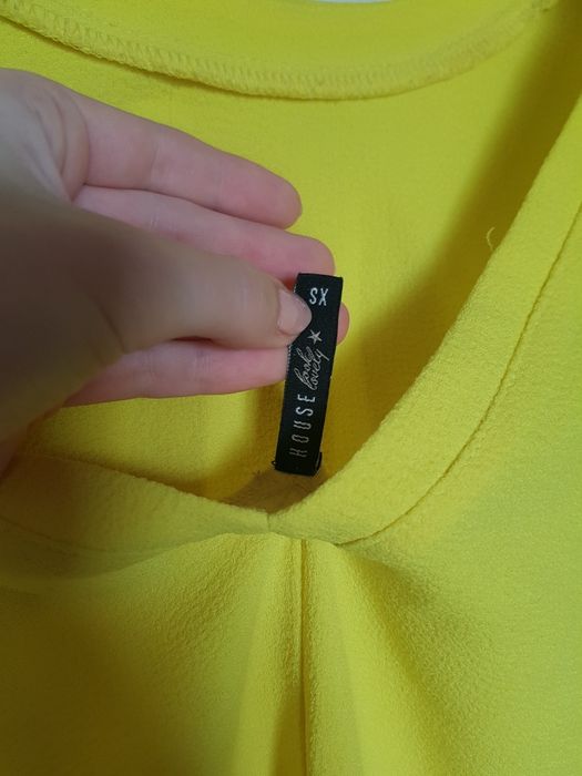 Cytrynowa prosta sukienka z kieszeniami