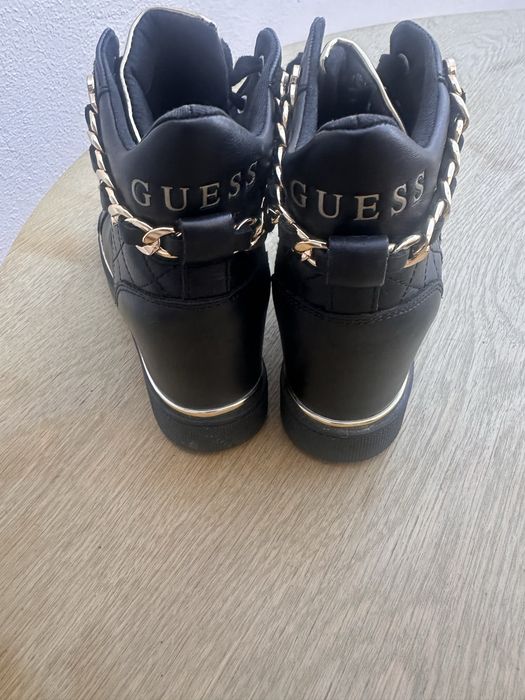 Tenis  com cunha
