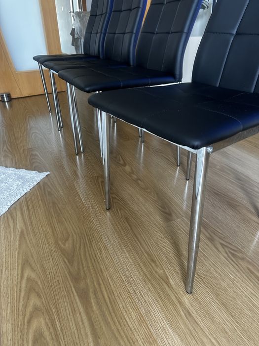 4 cadeiras pretas conforama