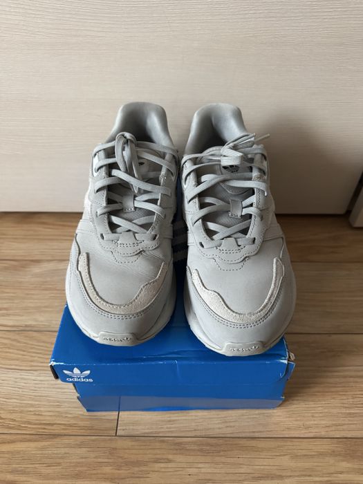 Buty adidas szare