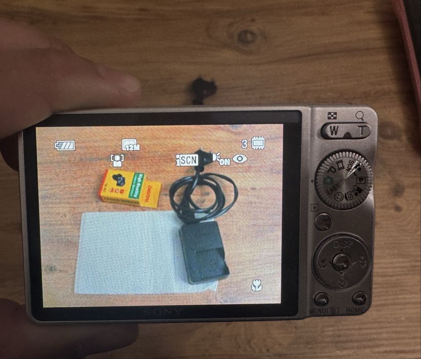 Máquina Fotográfica Sony DSC-W230