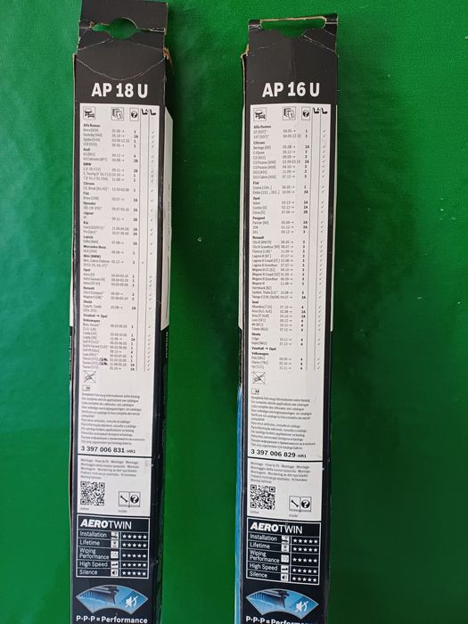 Escovas para automóveis novas.