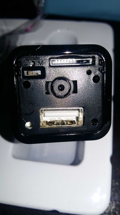 Câmera espião  Carregador de parede