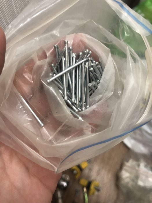 Дюбеля цвяхи