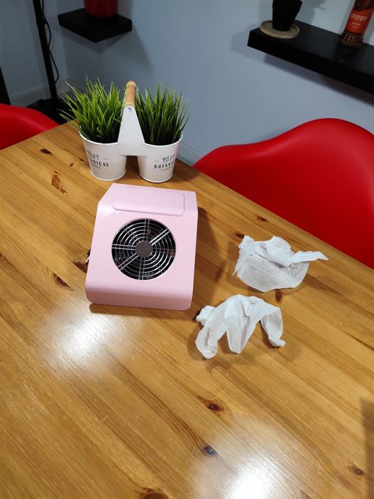 Aspirador pó de unhas novo ler anúncio