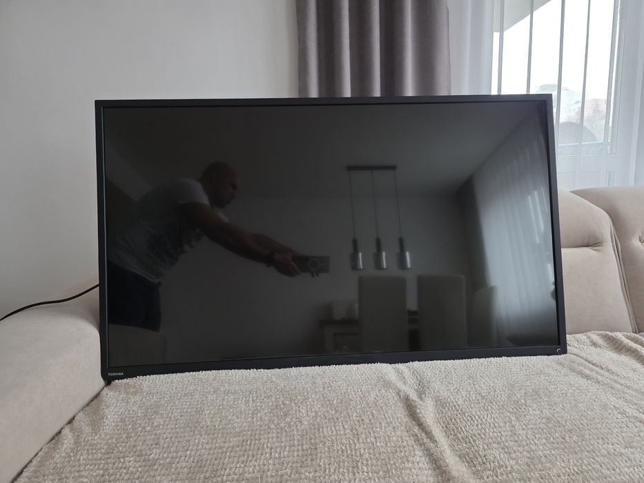 Toshiba lcd 50 cali