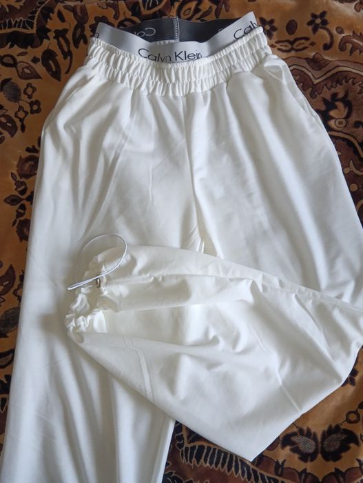 Спортивні штани жіночі