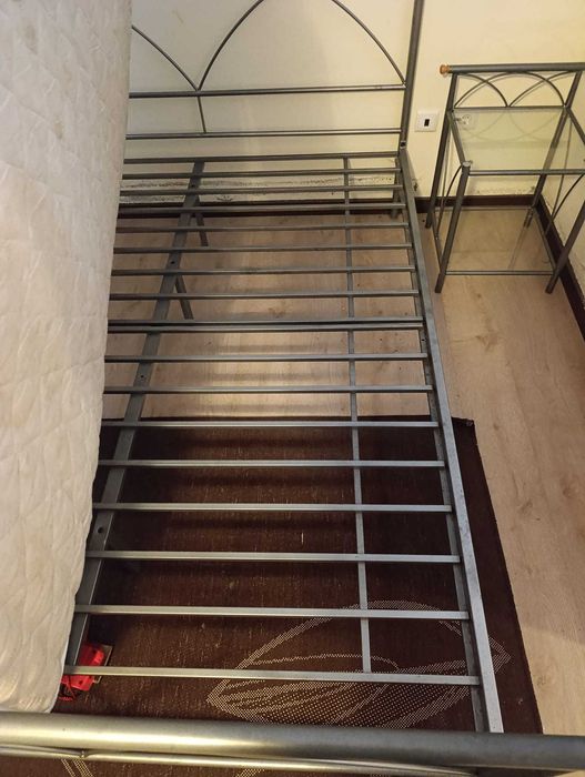 Conjunto cama + mesas de cabeceira