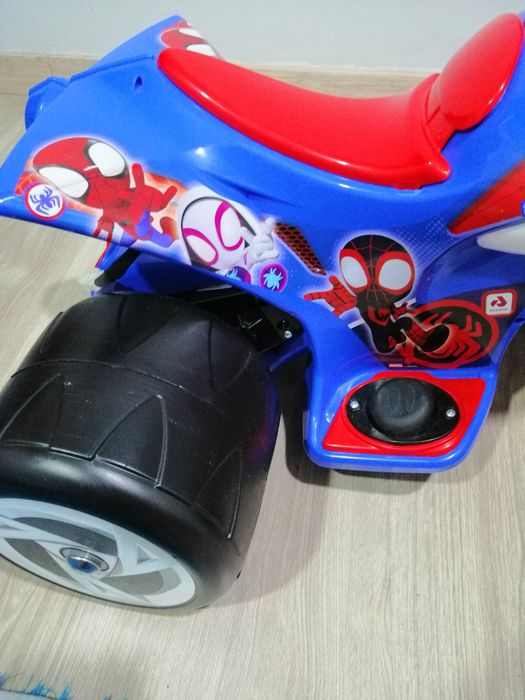 Moto4 à bateria até 3anos