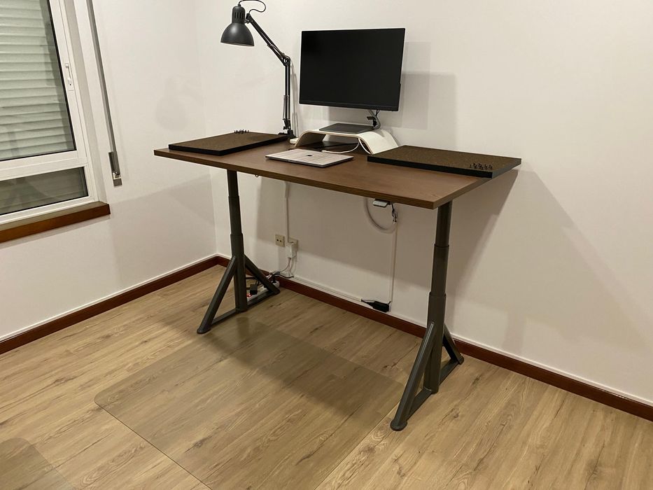 Secretária elevatória automática IKEA