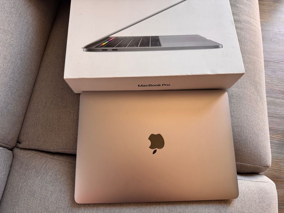 MacBook Pro 13” 2019 i5 8GB 256GB Touch Bar + Caixa