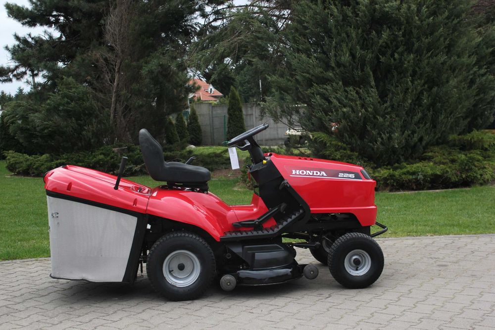 Honda 2216 V2  TRAKTOREK Kosiarka